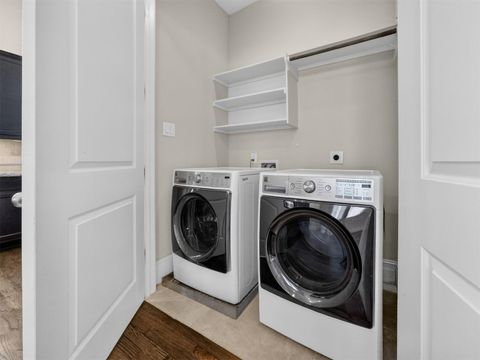 Tiny photo for 2810 Capitol Street, Houston, TX 77003 (MLS # 16444084)