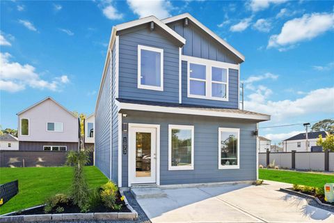 Photo of 1060 Wheatley Oak Lane, Houston, TX 77091 (MLS # 27661843)