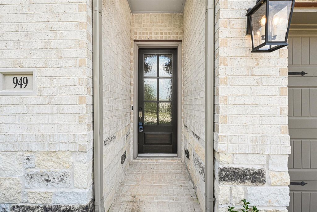 Photo of 949 Cortez Creek Drive, Conroe, TX 77304 (MLS # 34294980)