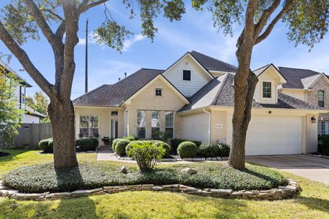 Photo of 10310 Five Oaks Lane, Missouri City, TX 77459 (MLS # 43689658)