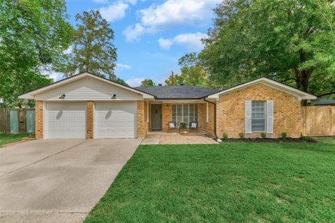Homes For Rent - 307 Robinwood Drive<br/> Spring, TX 77386