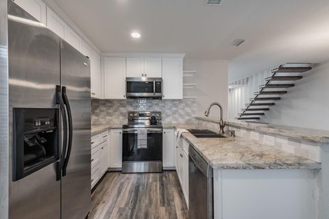 Photo of 2121 Fountain View Drive #6, Houston, TX 77057 (MLS # 51572628) Photo of 2121 Fountain View Drive #6, Houston, TX 77057 (MLS # 51572628)