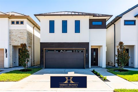 Property photo of 611 rolling oaks, stafford, TX 77477