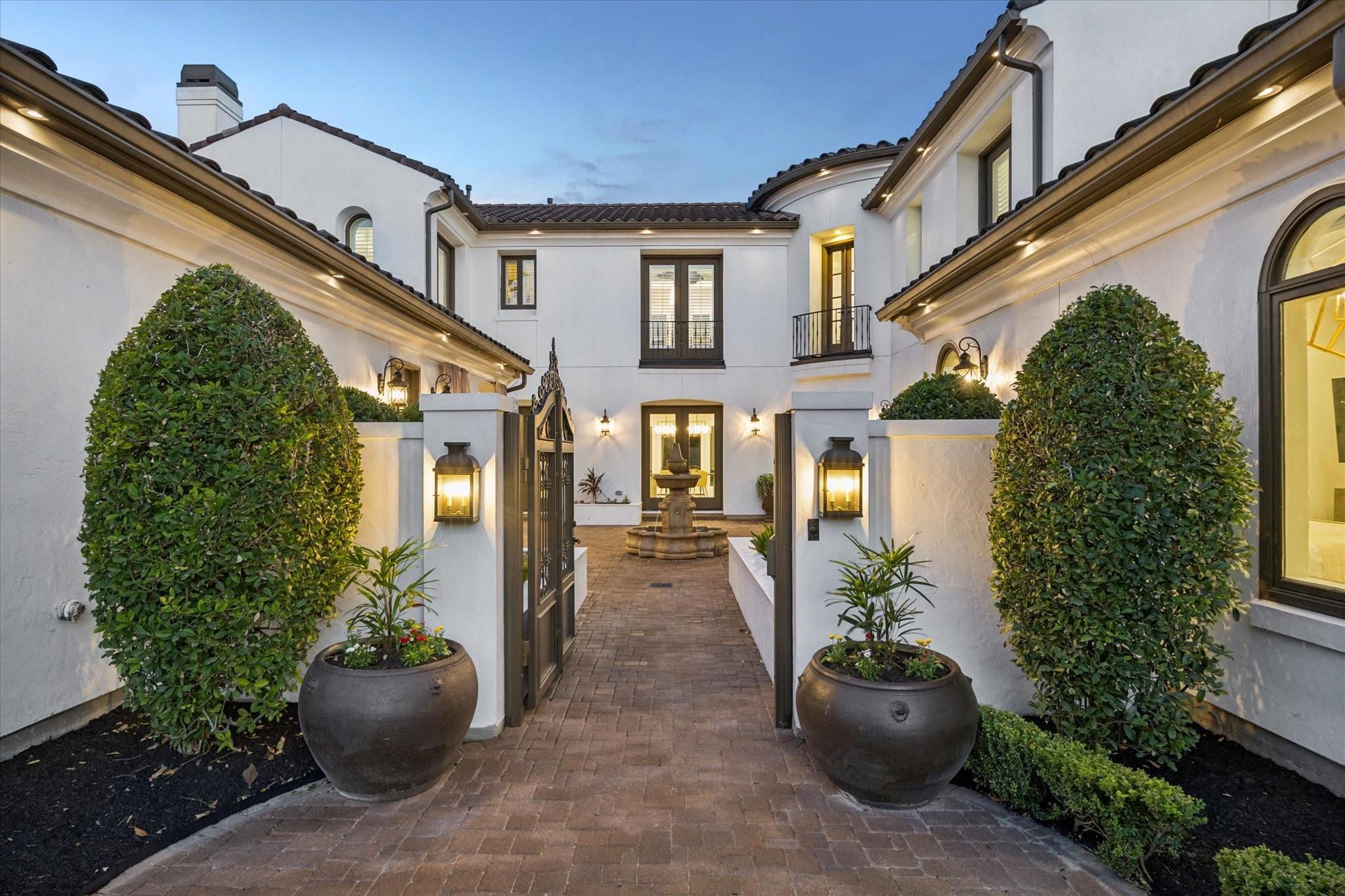 15307 Vista Creek Court