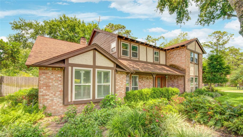 Photo of 10902 Brentway Drive, Houston, TX 77070 (MLS # 19527472)