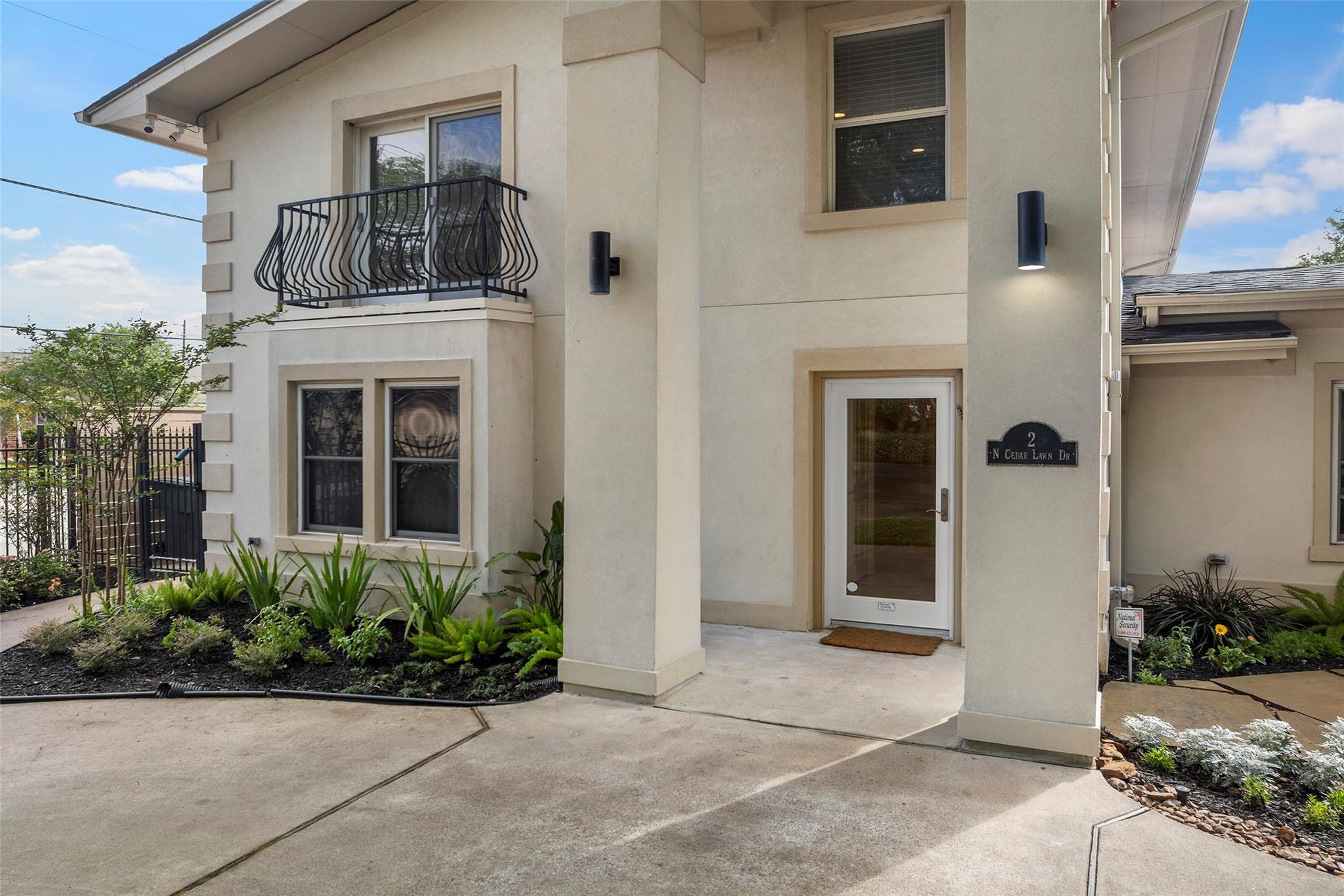 2 Cedar Lawn Drive N