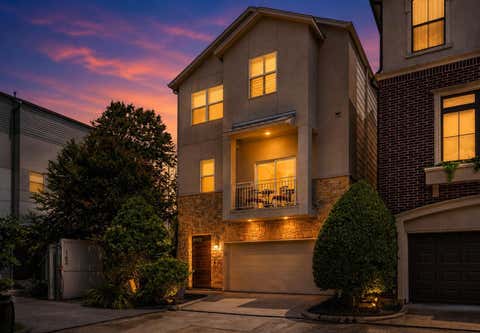 Photo of 158 Vieux Carre Drive, Houston, TX 77009 (MLS # 47056075)