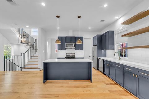 Photo of 204 Burr Street #G, Houston, TX 77011 (MLS # 3265384)