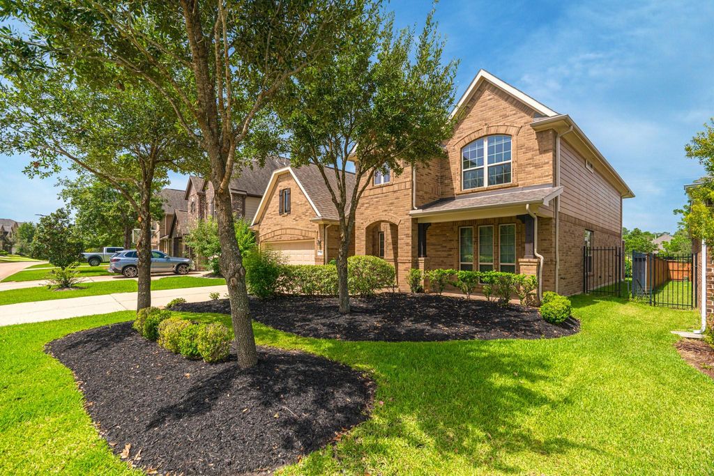 Photo of 54 Wyatt Oaks Drive, Tomball, TX 77375 (MLS # 18107344)