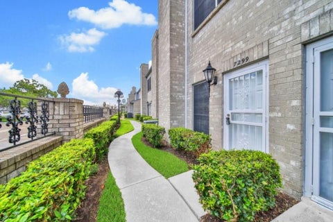 Photo of 7299 Regency Square Court #7299, Houston, TX 77036 (MLS # 19718544)
