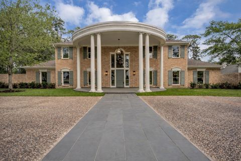 Photo of 11314 S Williamsburg Drive, Piney Point Village, TX 77024 (MLS # 80186385)