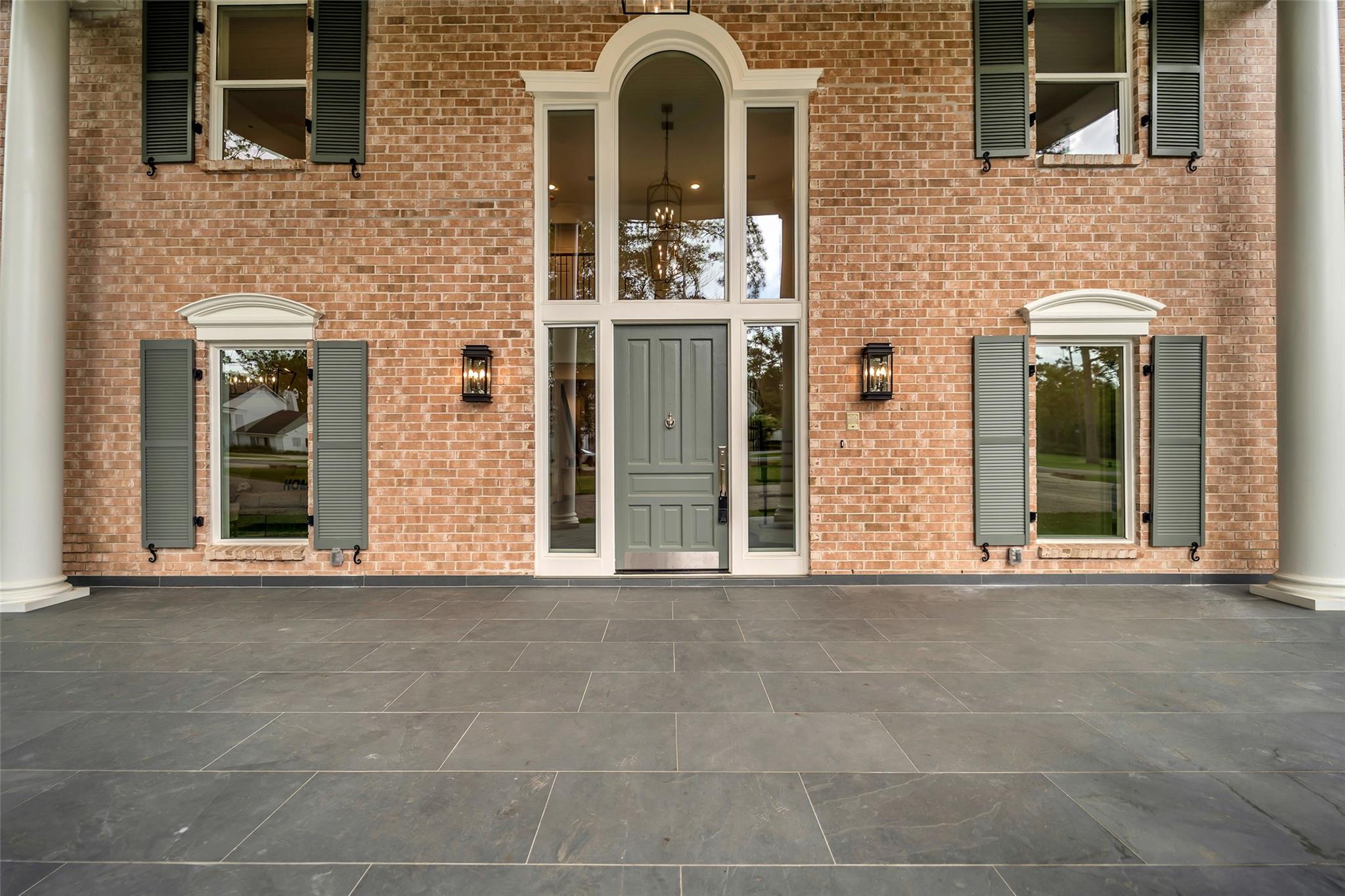 11314 S Williamsburg Drive