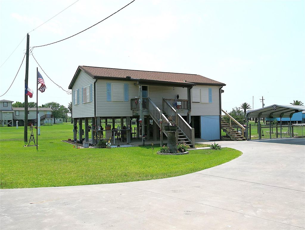 Photo of 1321 Pickney Avenue, Port Bolivar, TX 77650 (MLS # 58472224)