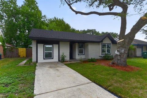 Photo of 3318 Ripplebrook Drive, Houston, TX 77045 (MLS # 75868172)