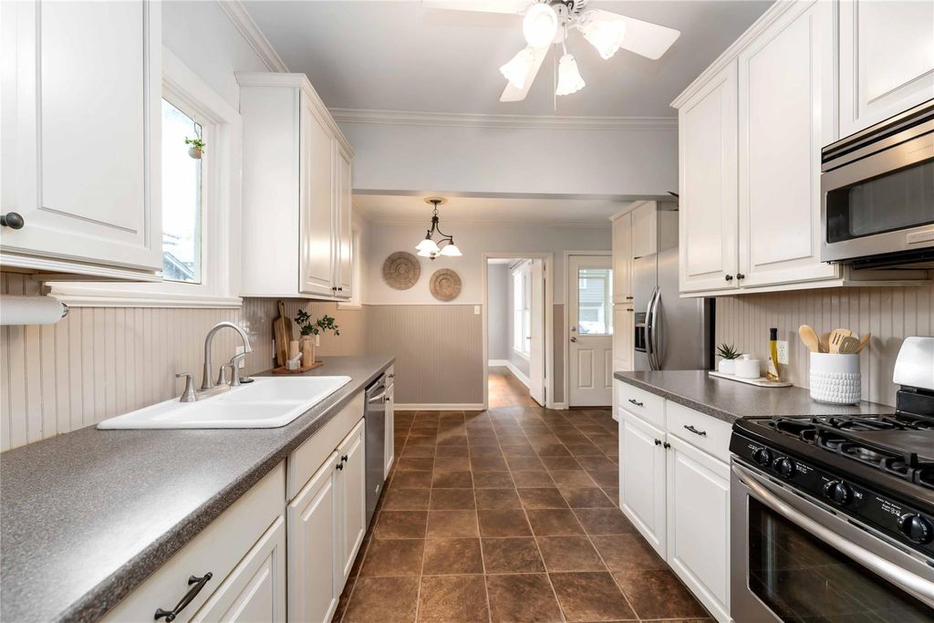 Photo of 1222 Arlington Street, Houston, TX 77008 (MLS # 11735911)