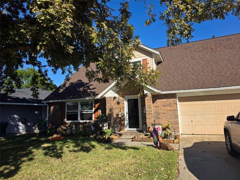 Photo of 10827 Linden Gate Drive Drive, Houston, TX 77075 (MLS # 70186065)