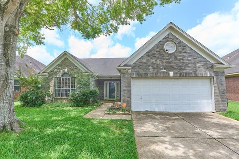Photo of 2922 Veva Drive, Pearland, TX 77584 (MLS # 92225084)