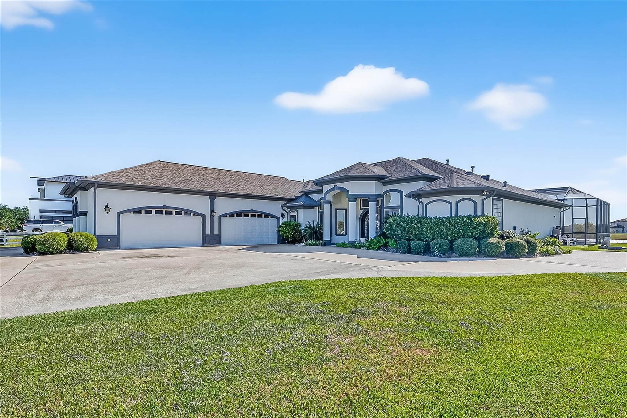 5942 Sagamore Bay Lane