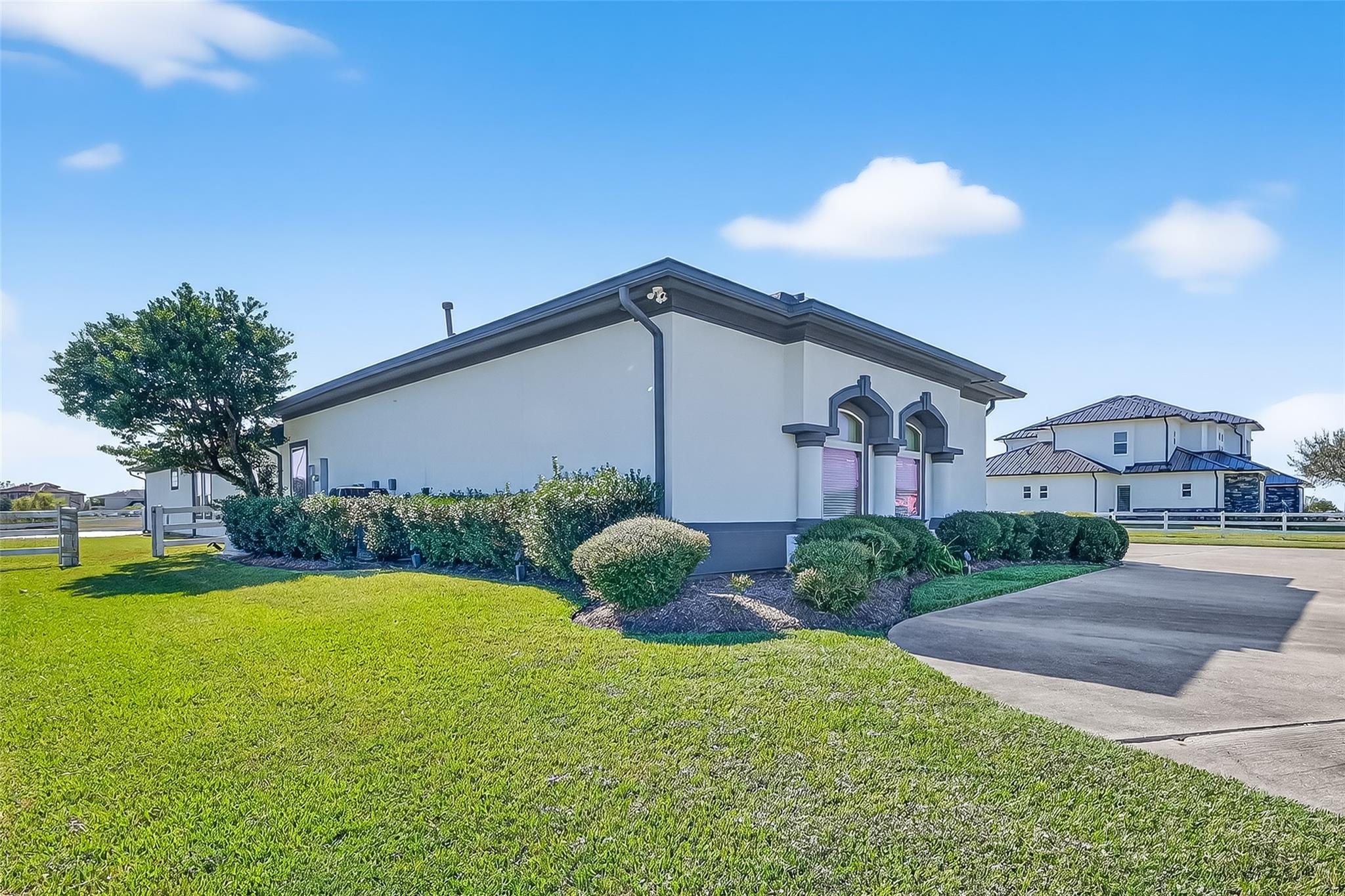 5942 Sagamore Bay Lane