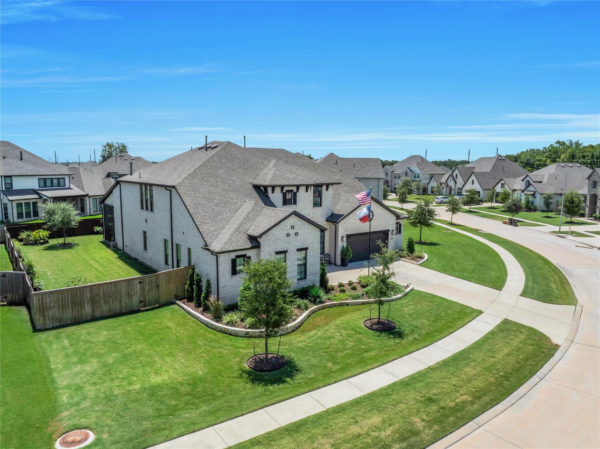 4823 Creekbend Drive