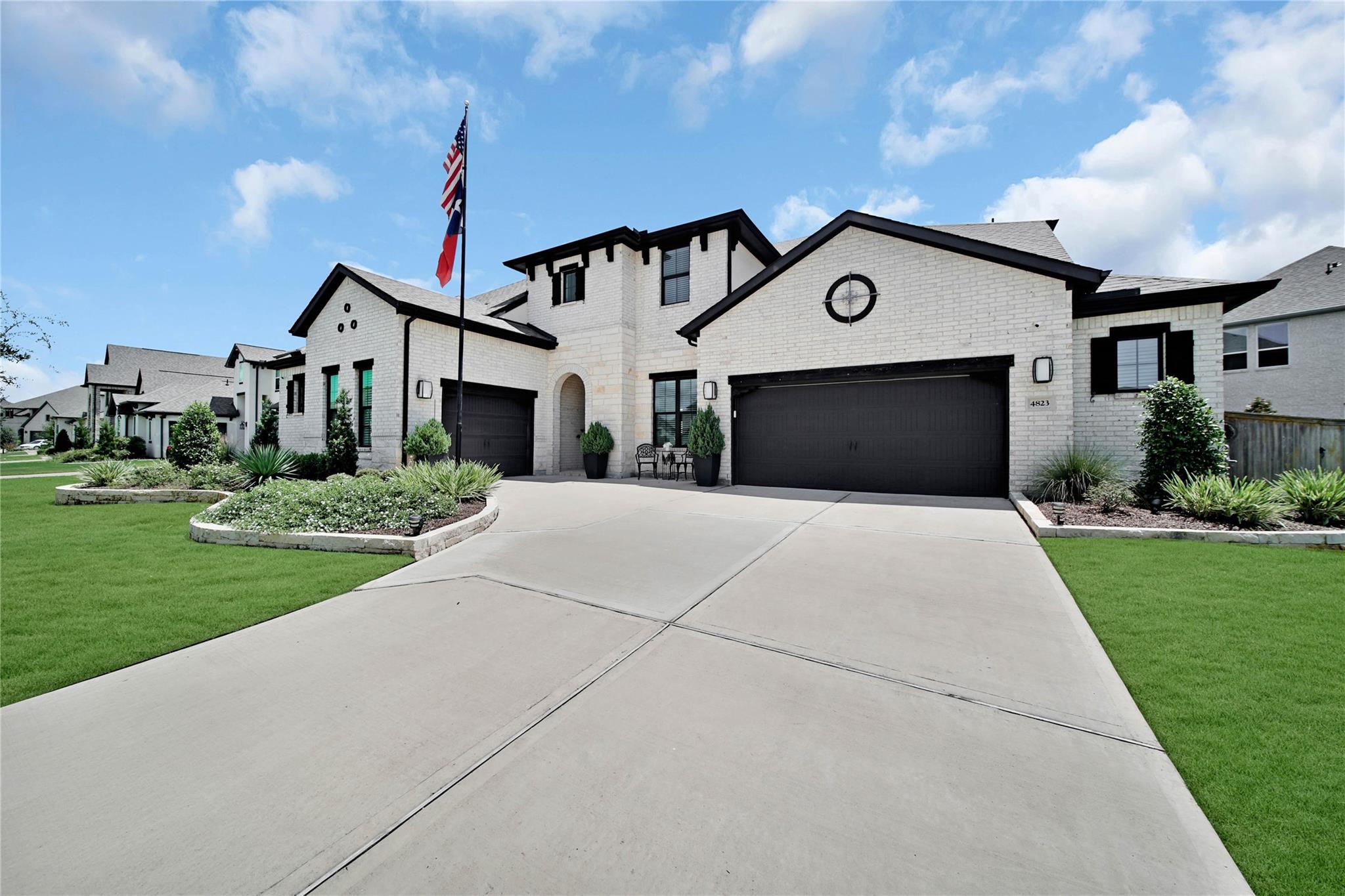 4823 Creekbend Drive