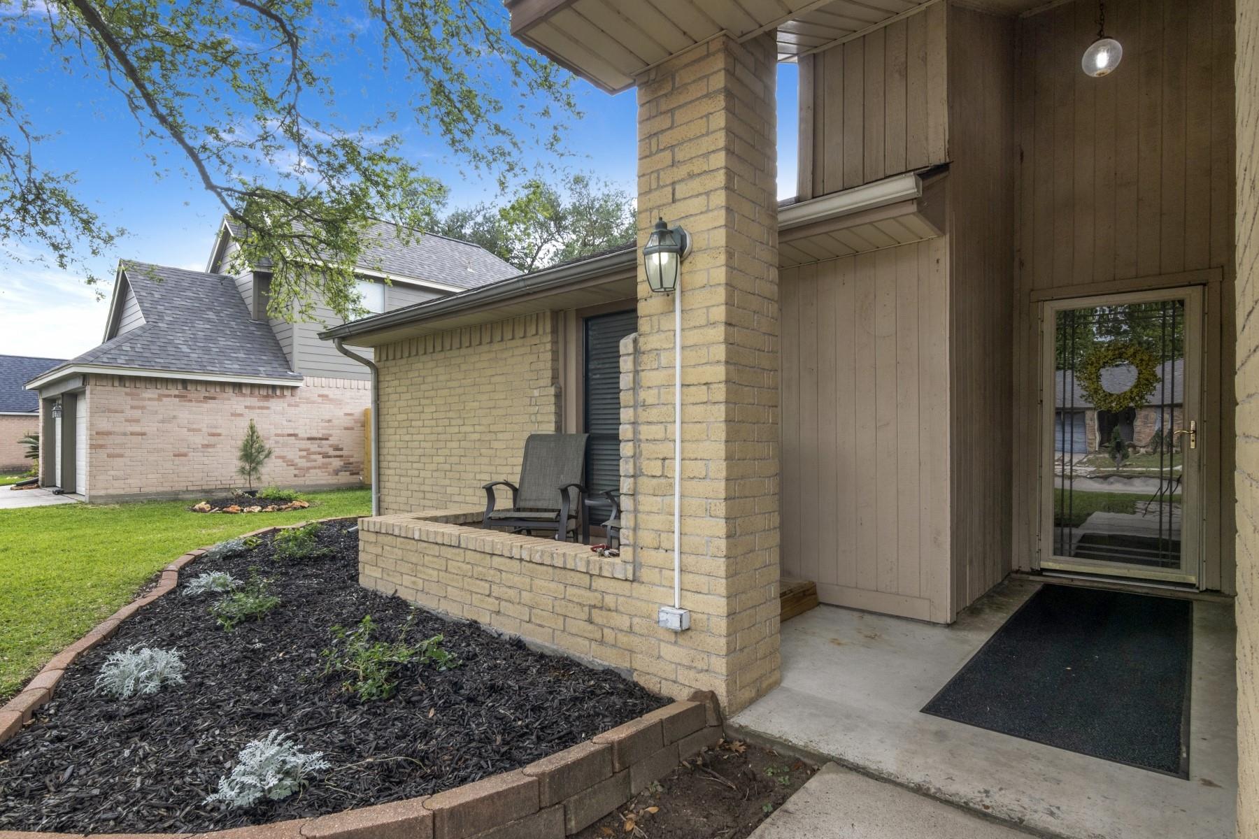 914 Briarwood Court