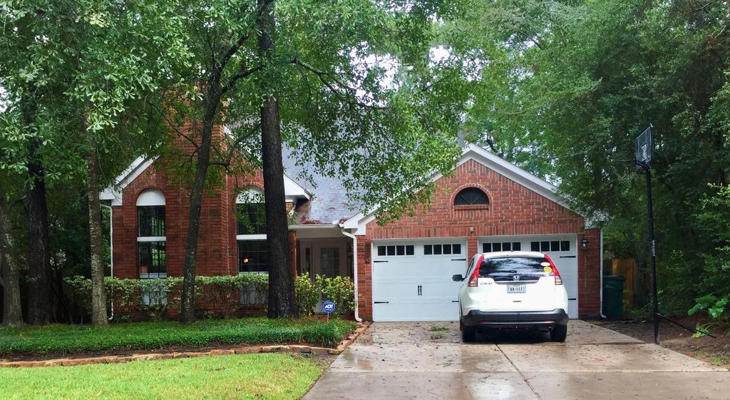 Photo of 115 E Pathfinders Circle, The Woodlands, TX 77381 (MLS # 71377171)