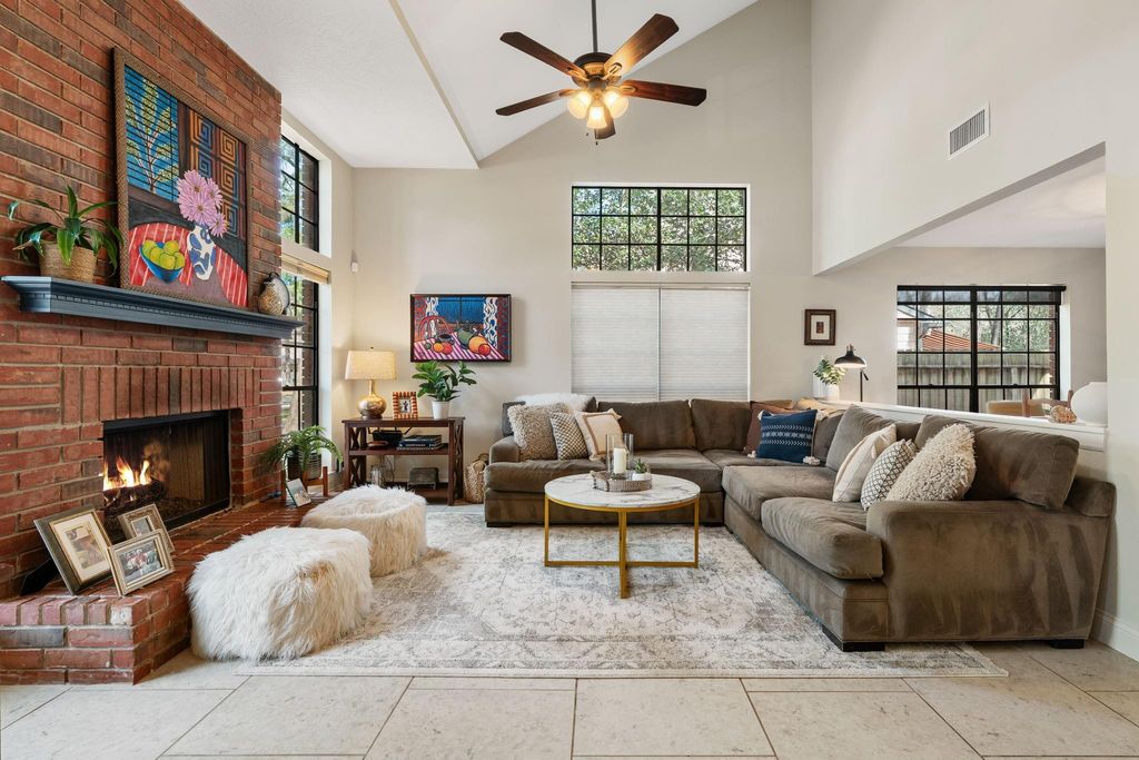 Photo of 115 E Pathfinders Circle, The Woodlands, TX 77381 (MLS # 71377171)