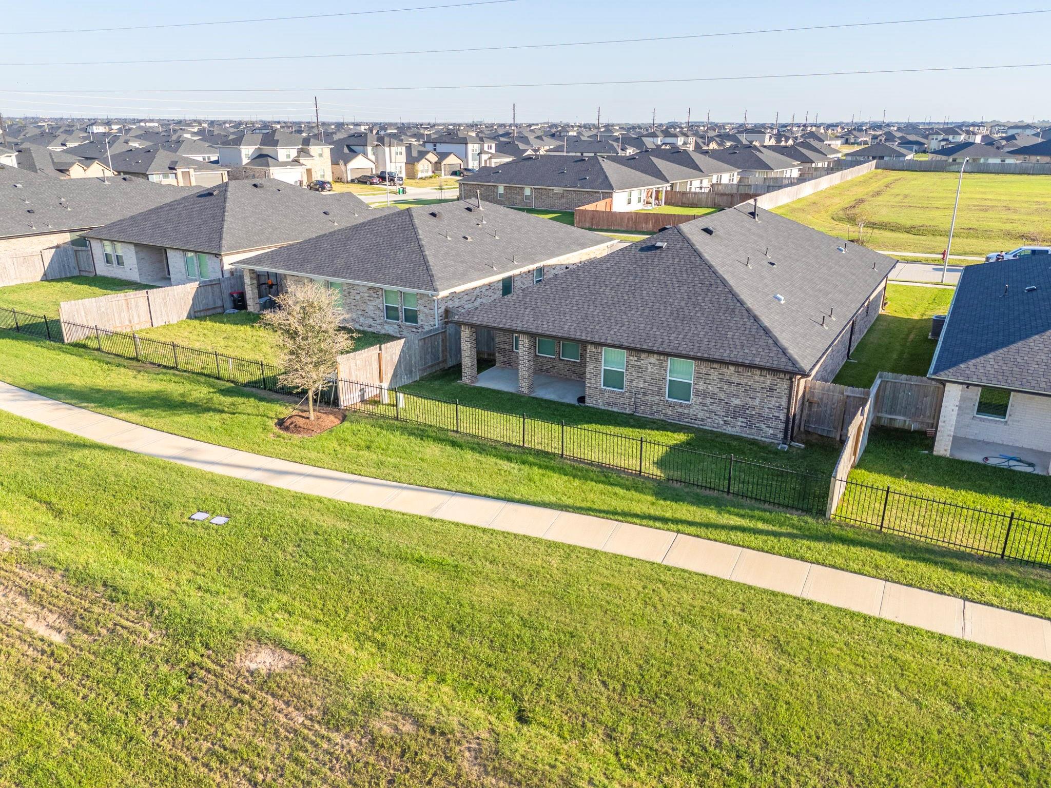 3823 Pierce Place Lane