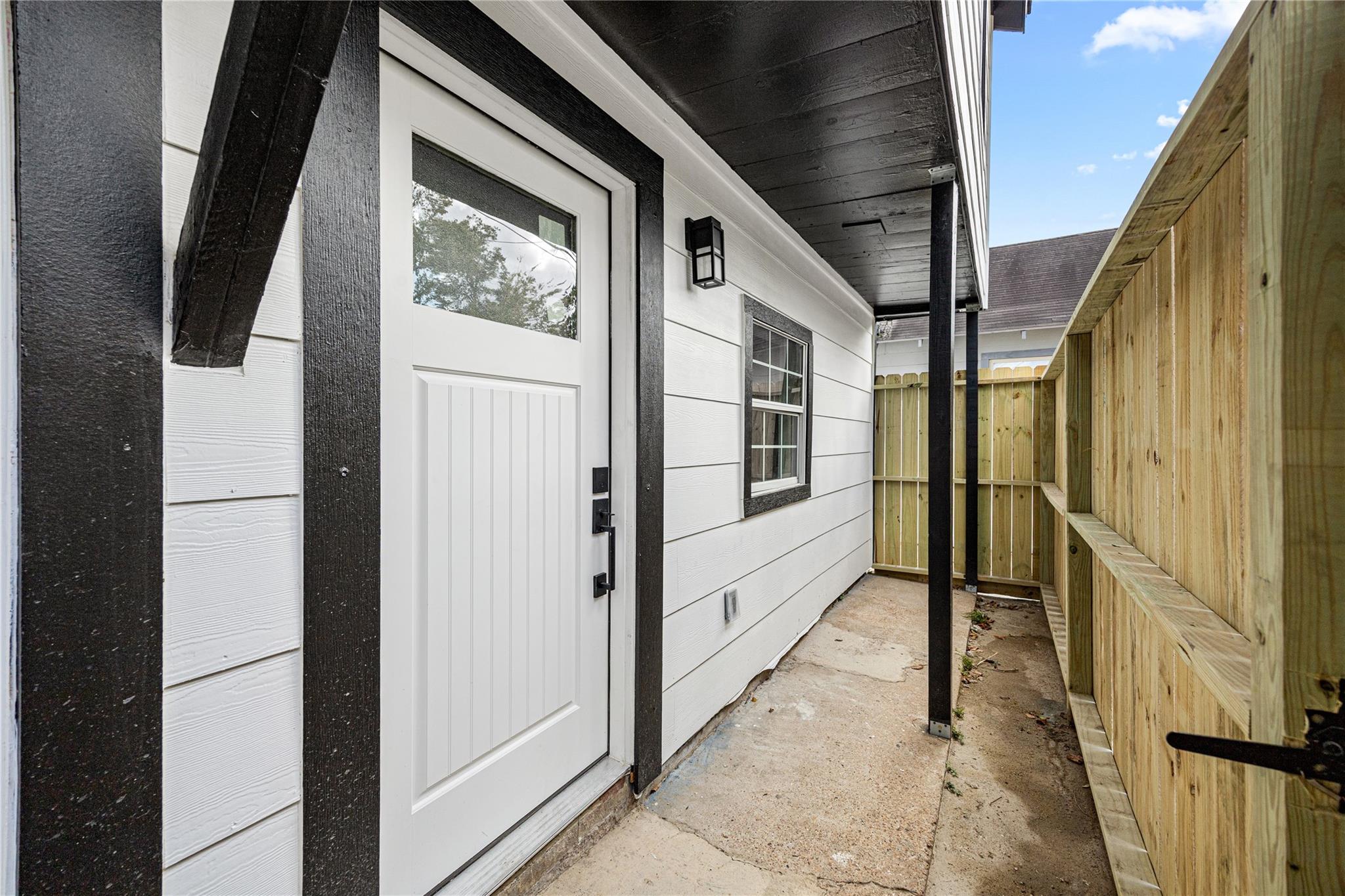 3229 Holman Street 4
