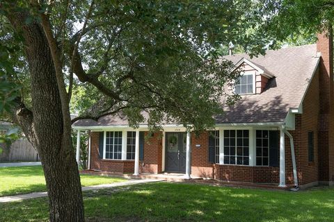 Photo of 1314 Laurel Street, La Marque, TX 77568 (MLS # 69894411)