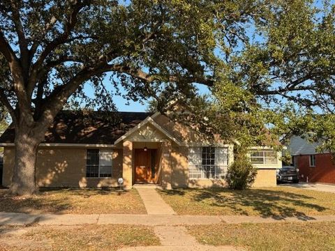 Photo of 6014 Lattimer Drive, Houston, TX 77035 (MLS # 76576169)