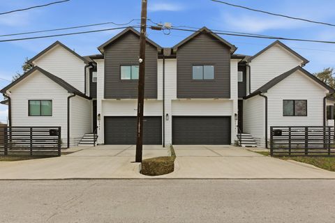 Photo of 3034 Wayne Street #A-B, Houston, TX 77026 (MLS # 6509228)