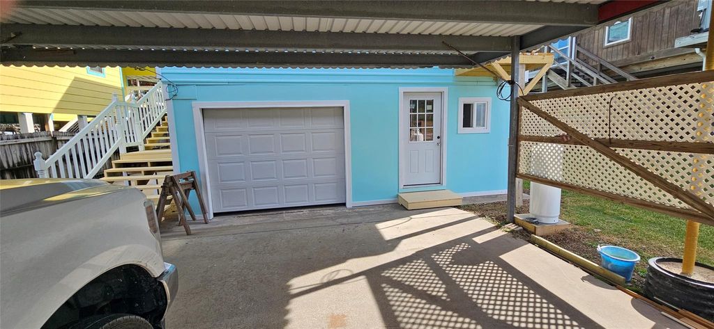 Photo of 1643 Railroad Avenue, Dickinson, TX 77539 (MLS # 84825173)