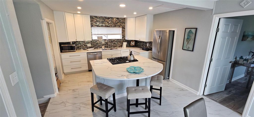 Photo of 1643 Railroad Avenue, Dickinson, TX 77539 (MLS # 84825173)