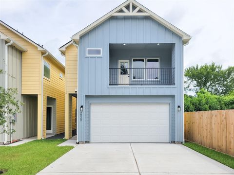 Photo of 2026 Wavell Street, Houston, TX 77088 (MLS # 44013390)