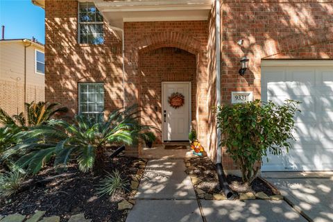 Photo of 9331 Stoneridge Canyon Lane, Houston, TX 77089 (MLS # 11295251)