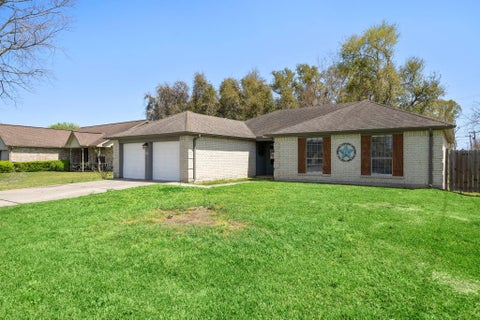 Photo of 634 Spring Breeze Street, League City, TX 77573 (MLS # 65084395)