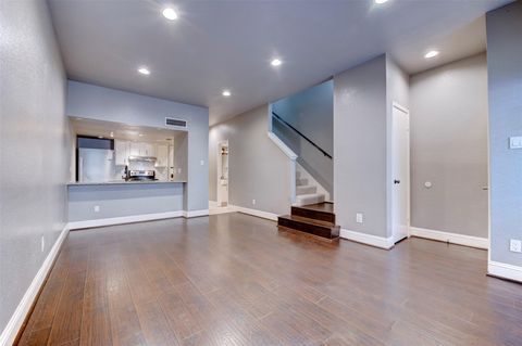 1920 Augusta Drive 19 Houston TX 77057