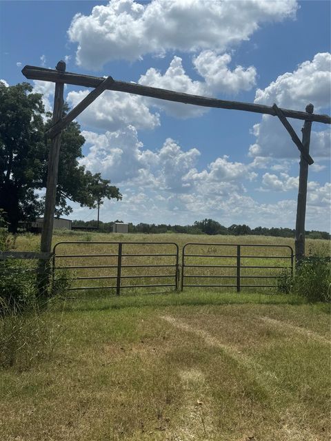 Photo of 211 County Road 430, Mexia, TX 76667 (MLS # 92776177) Photo of 211 County Road 430, Mexia, TX 76667 (MLS # 92776177)