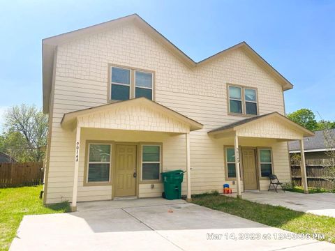 Photo of 9014 Everglade #A, Houston, TX 77078 (MLS # 29723930)