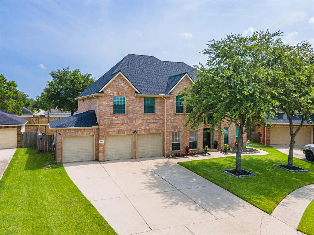 Photo of 1565 Segovia Drive, League City, TX 77573 (MLS # 4353913)