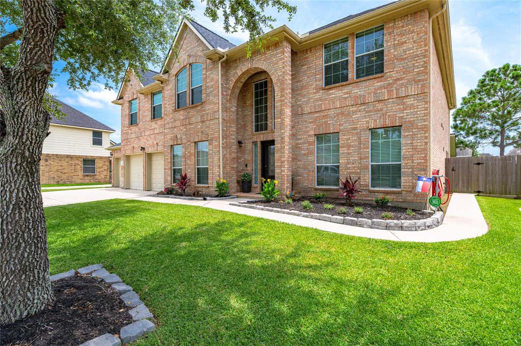 Photo of 1565 Segovia Drive, League City, TX 77573 (MLS # 4353913)
