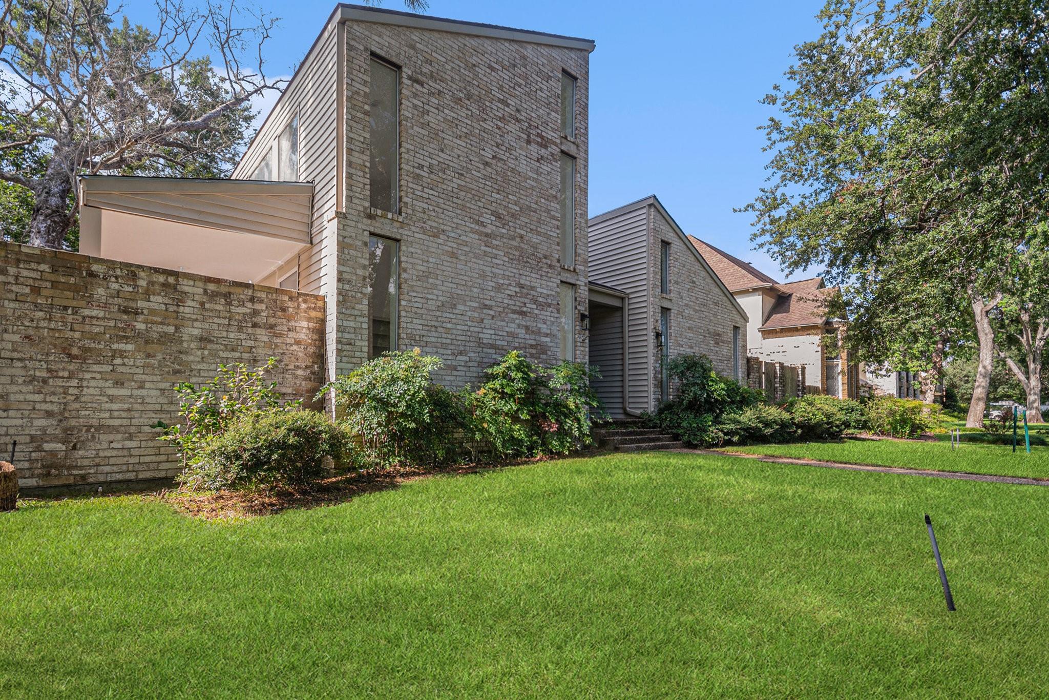 4334 Lake Grove Drive