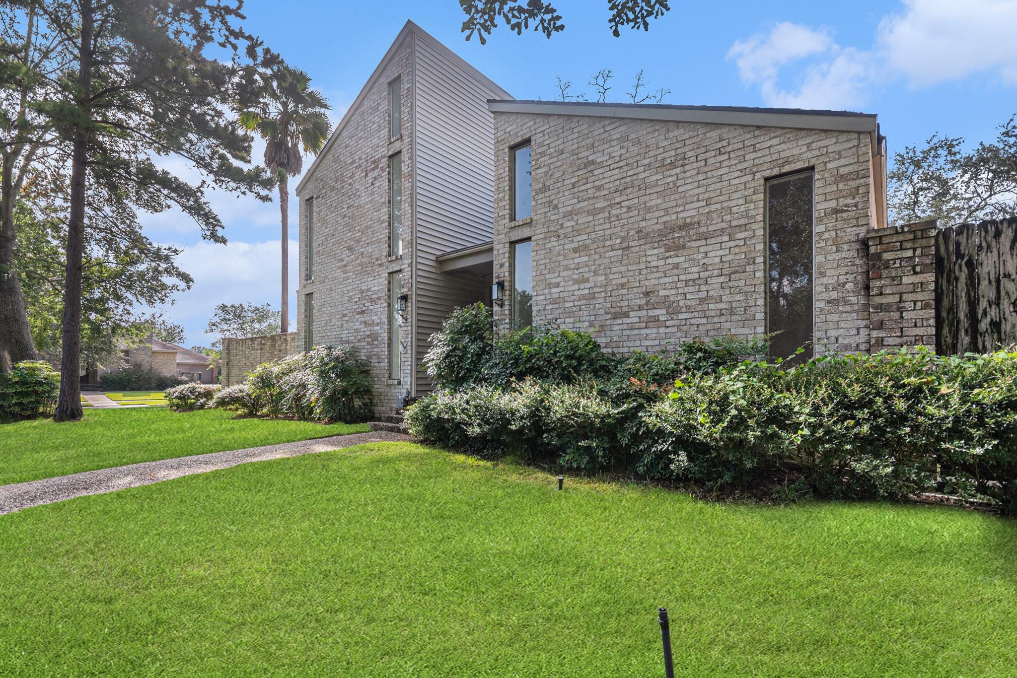 4334 Lake Grove Drive