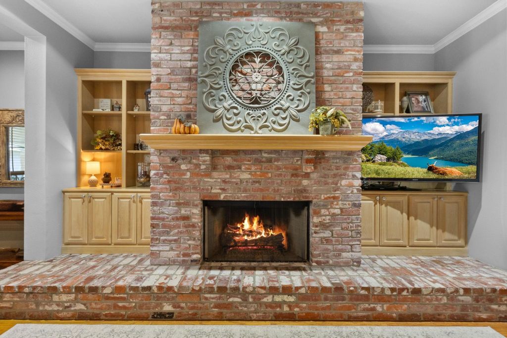 Photo of 1429 Graham Lane, Port Neches, TX 77651 (MLS # 40823325)