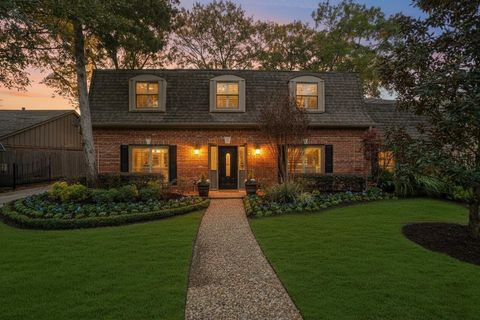 Photo of 14610 Carolcrest Drive, Houston, TX 77079 (MLS # 54793698)