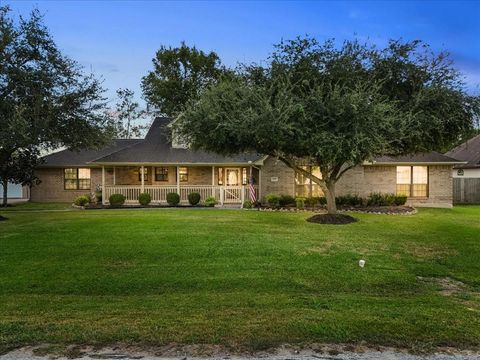 Property photo of 105 canal drive, friendswood, TX 77546