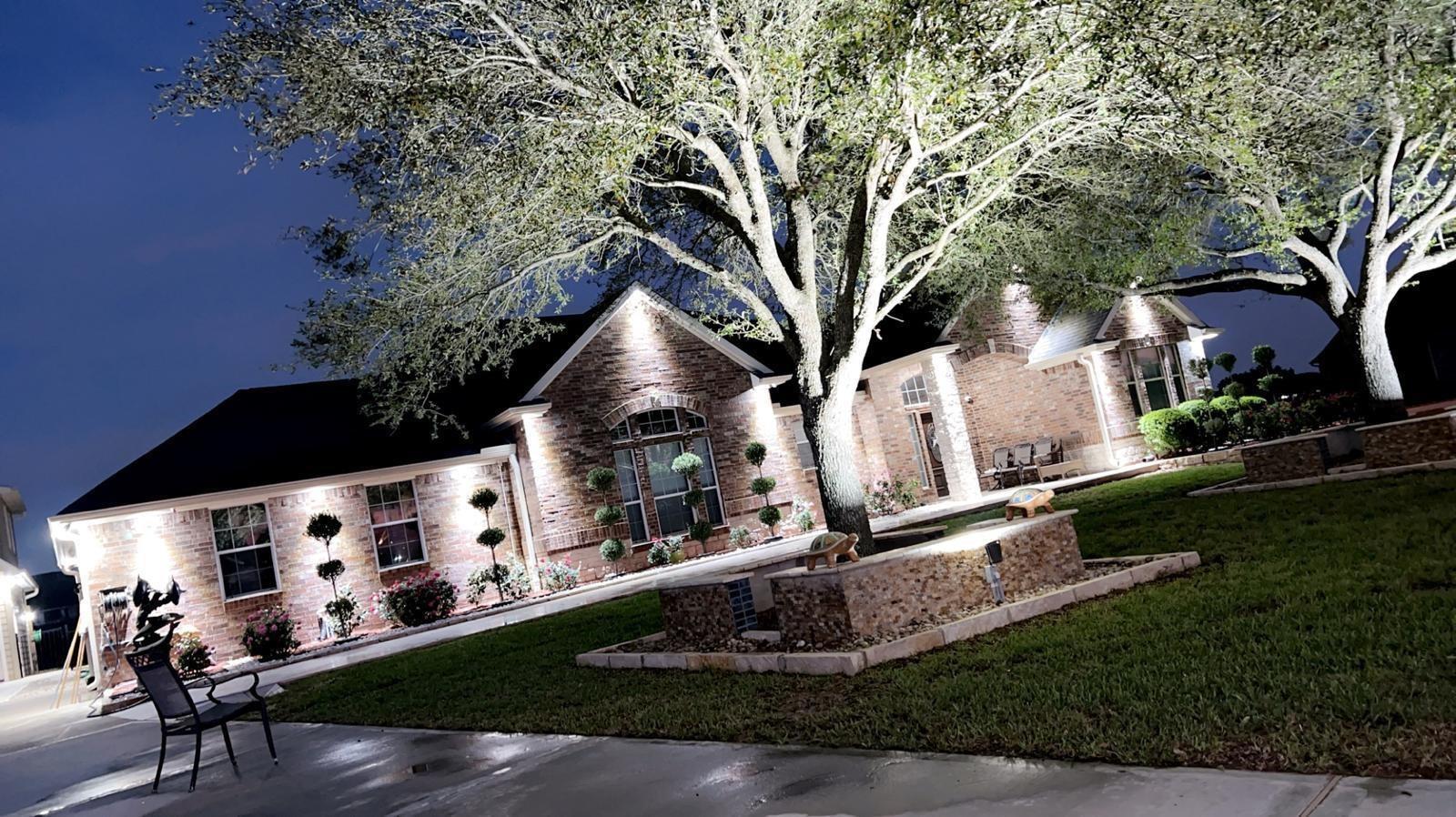4702 Oasis Point