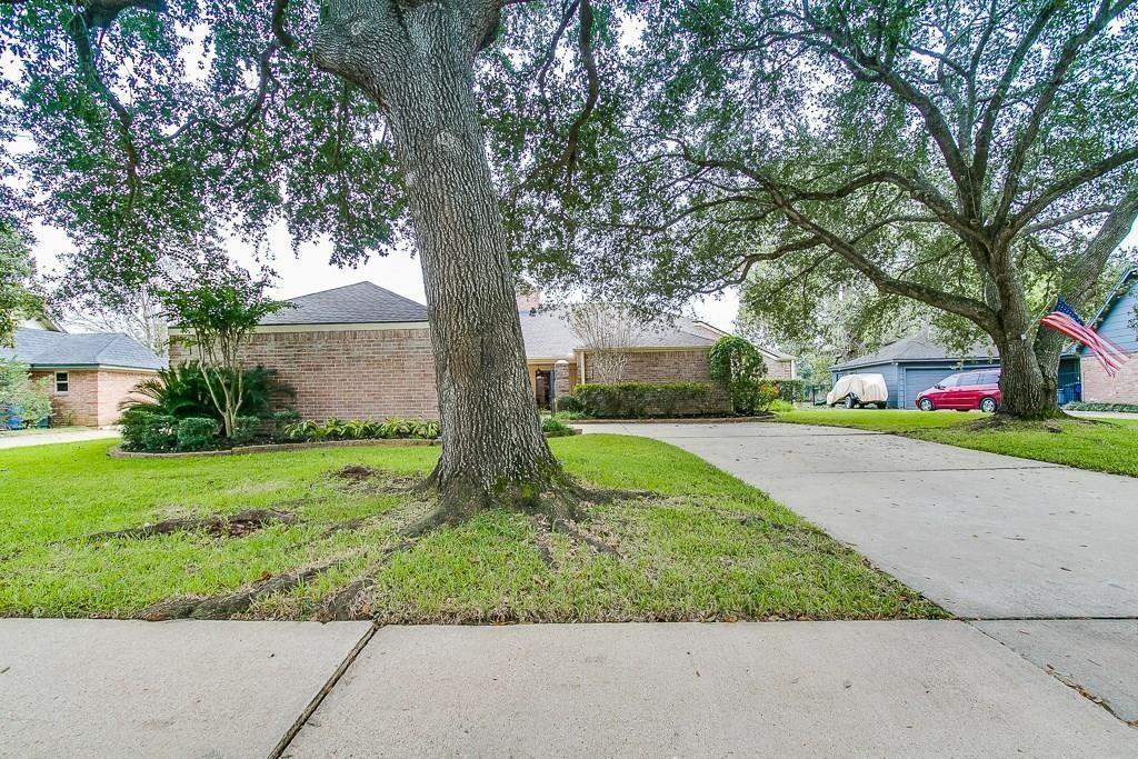 3915 Pleasant Valley Drive